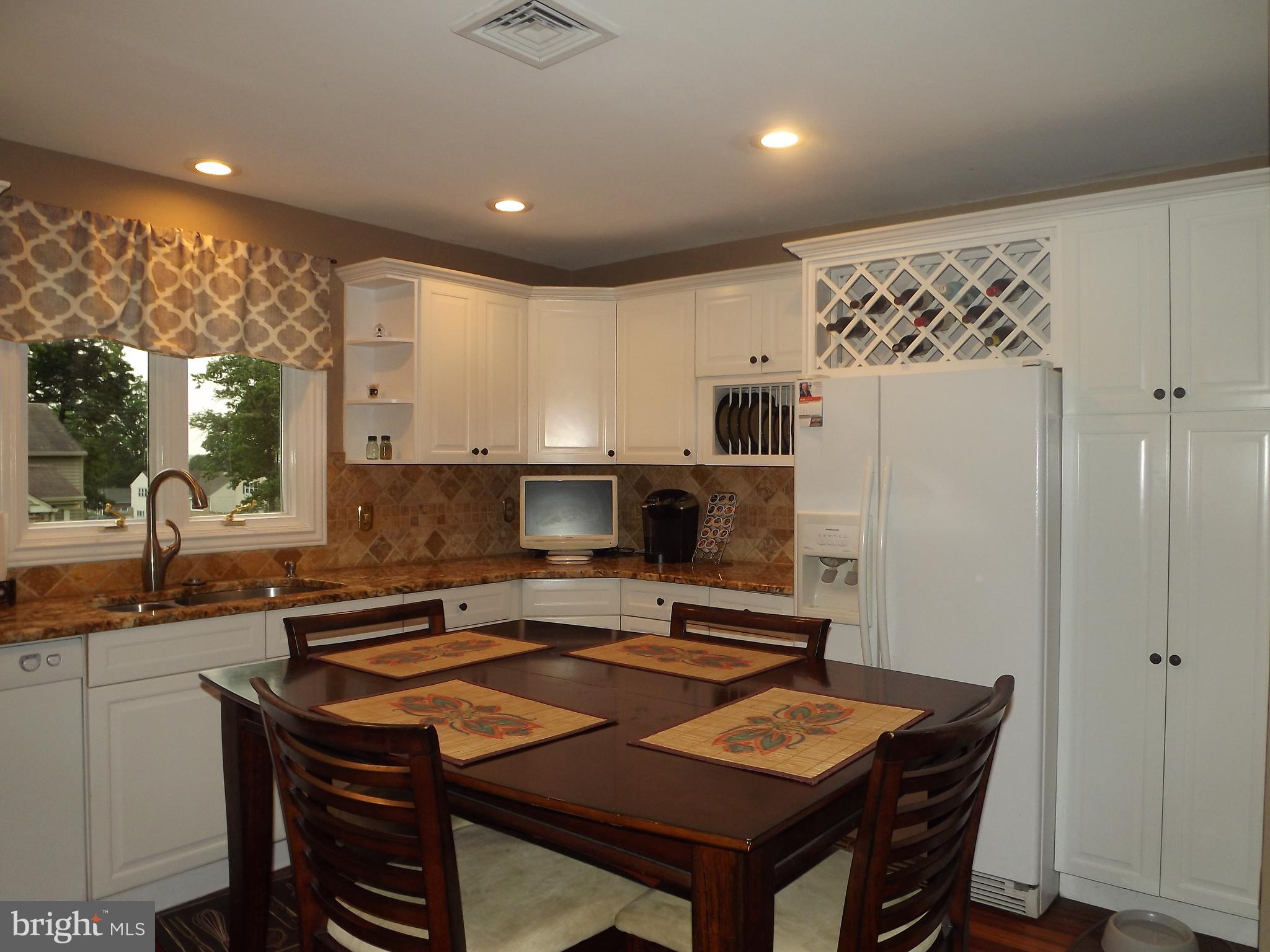 3259 Manor Road Huntingdon Valley, PA 19006 - Photo 16 of 53 Gallery Image 16