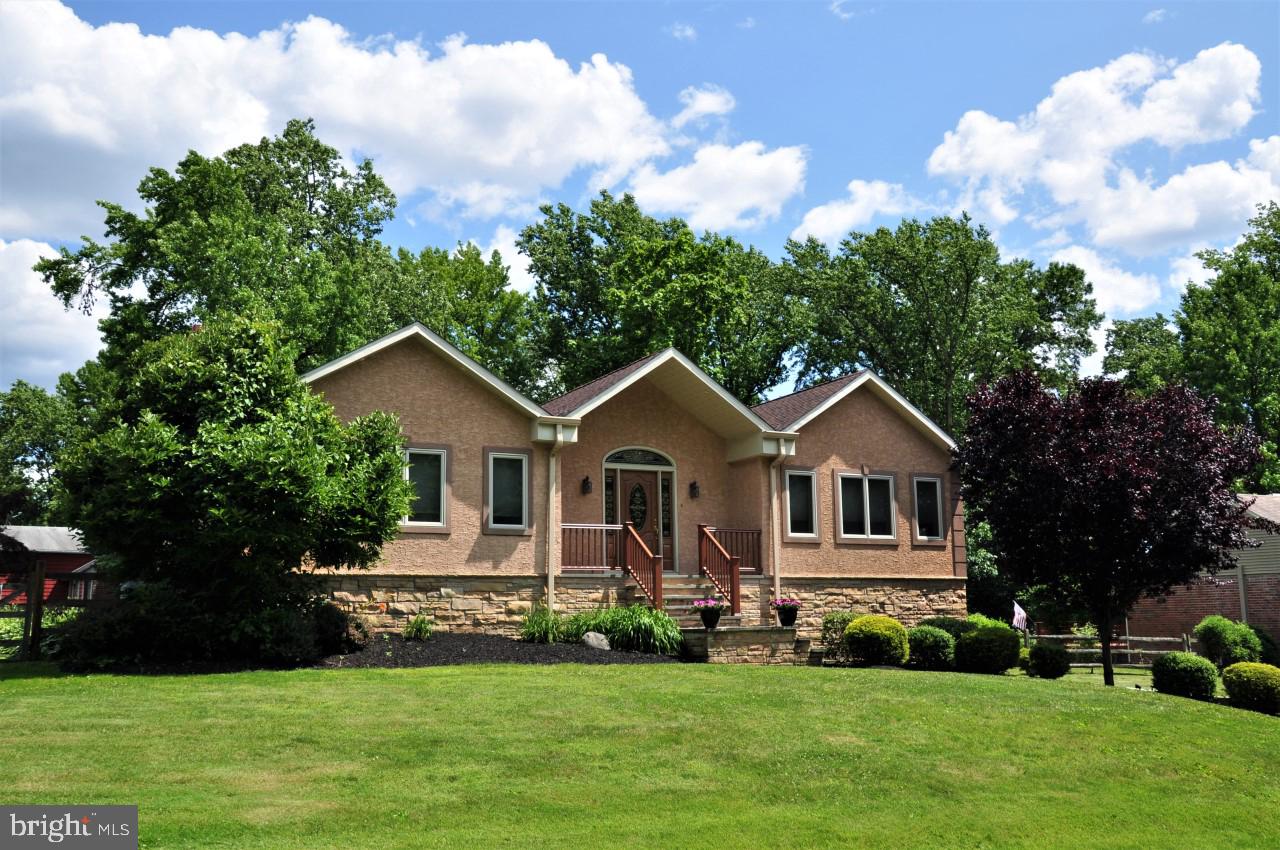 3259 Manor Road Huntingdon Valley, PA 19006 - Photo 4 of 53 Gallery Image 4