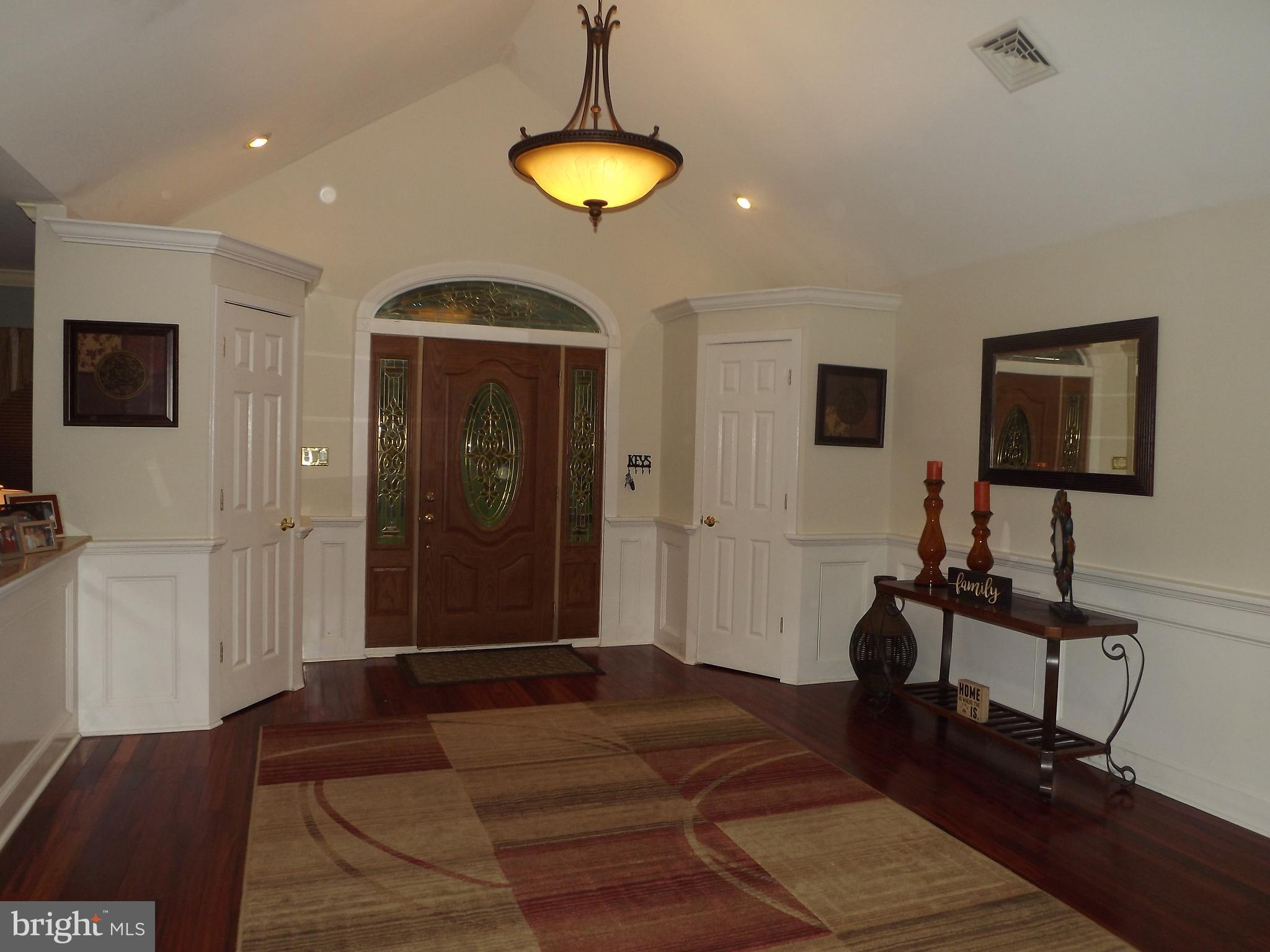 3259 Manor Road Huntingdon Valley, PA 19006 - Photo 7 of 53 Foyer