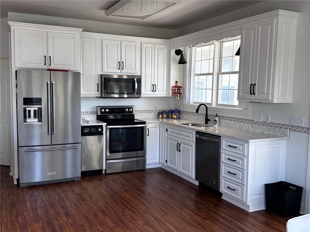 702 Cedar Street St. Simons Island, GA 31522 - Photo 13 of 28