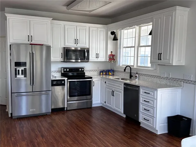 $695,000 | 702 Cedar Street, St. Simons Island, GA 31522