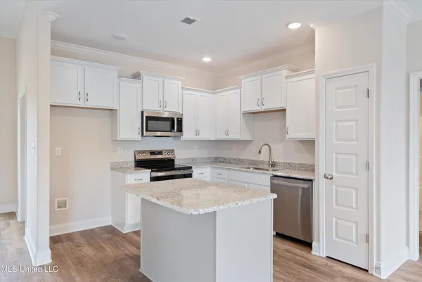 $369,900 | 956 Collie Drive, Hernando, MS 38651