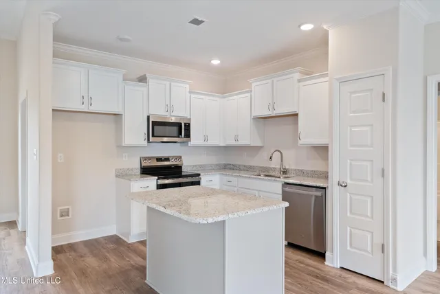 $369,900 | 956 Collie Drive, Hernando, MS 38651