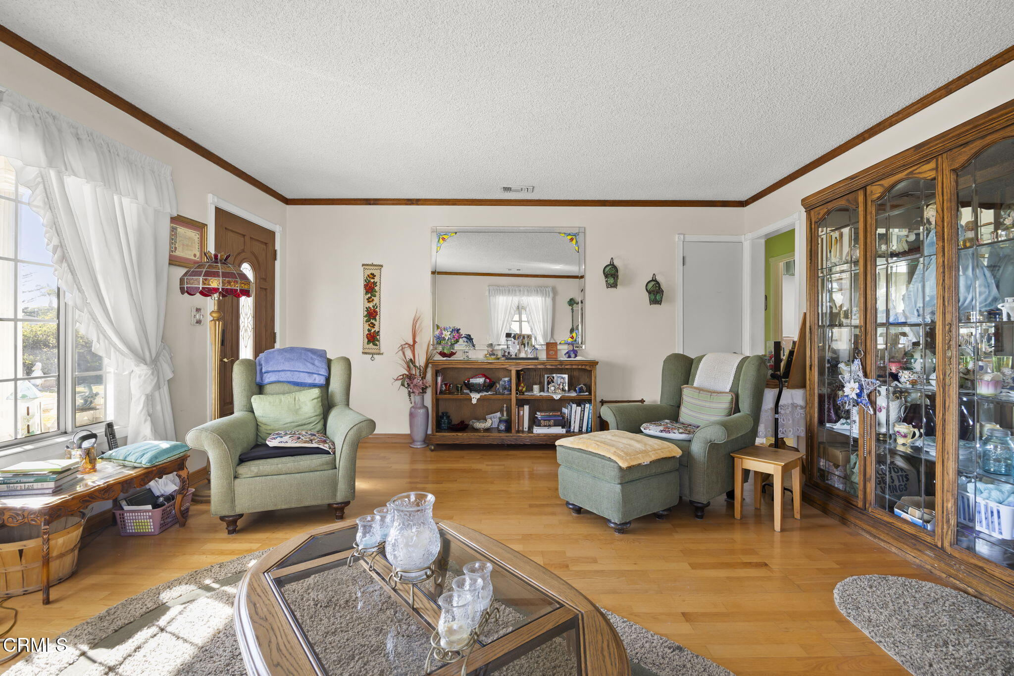 3176 East Clinton Circle Oxnard, CA 93033 - Photo 11 of 41 9-web-or-mls-UpmarketMedia_3176Clinton-1