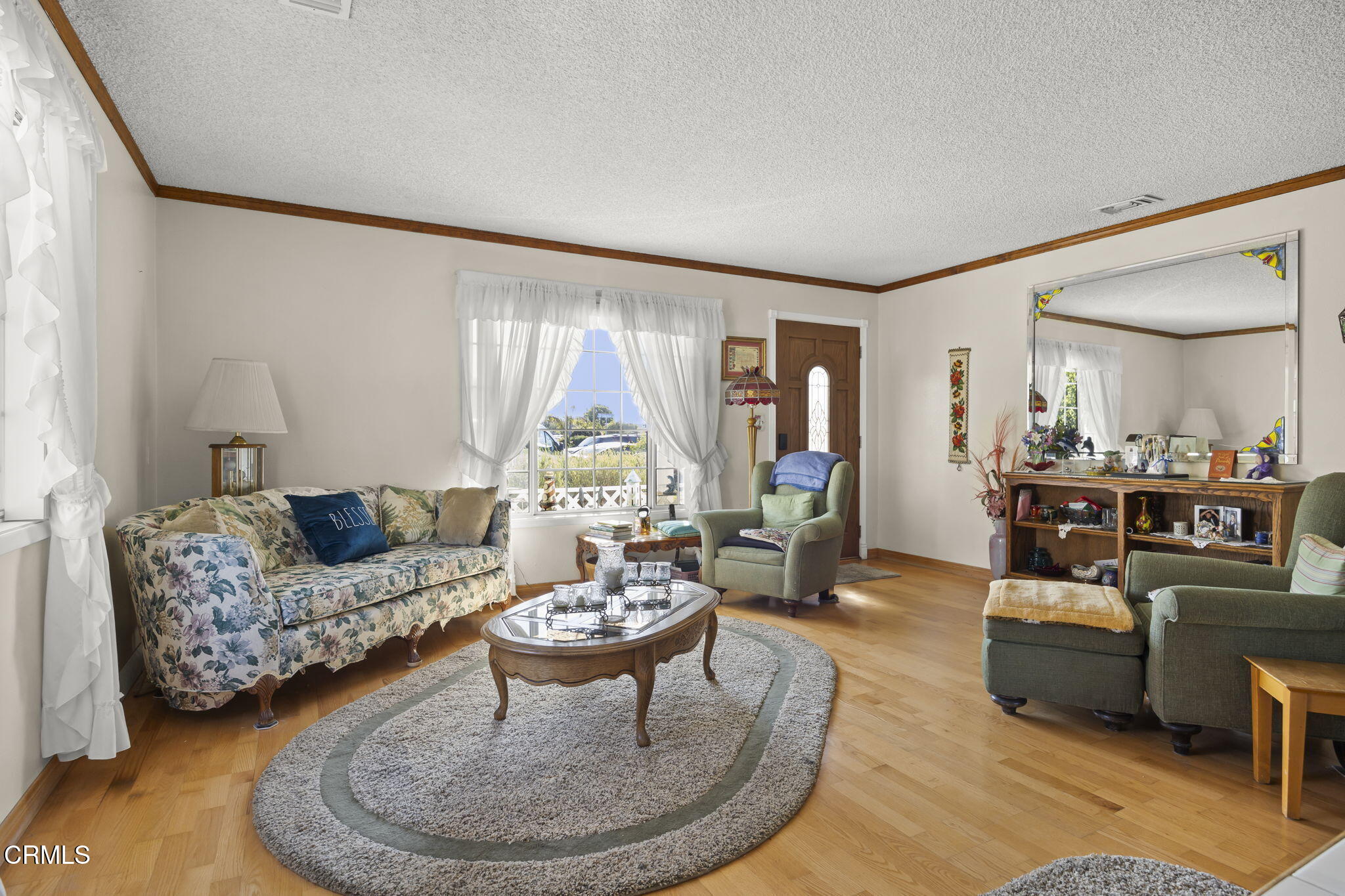 3176 East Clinton Circle Oxnard, CA 93033 - Photo 7 of 41 8-web-or-mls-UpmarketMedia_3176Clinton-1