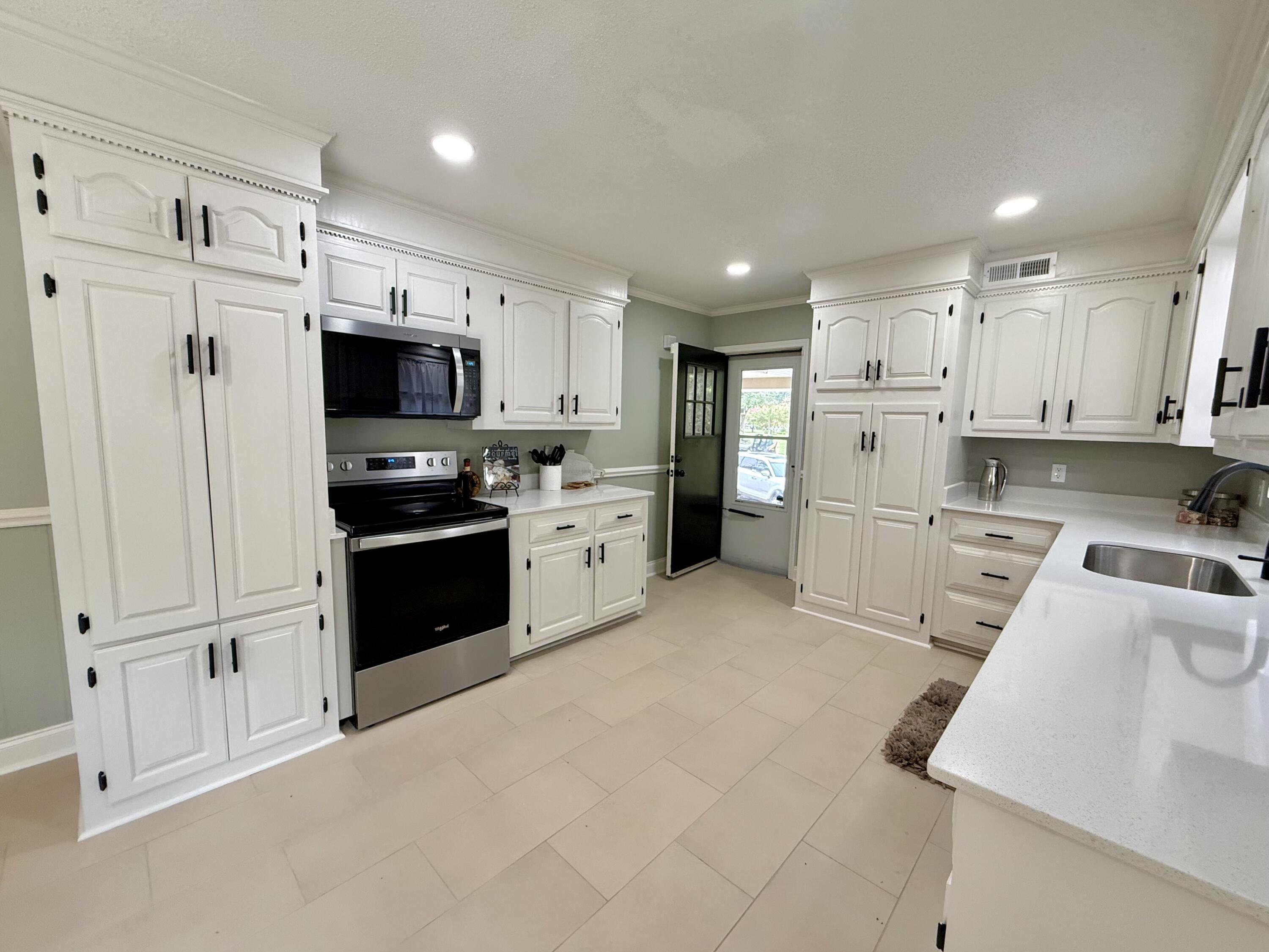 2282 Garrison Street Sumter, SC 29154 - Photo 3 of 43 Stainless appliances
