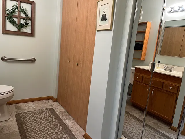 $155,000 | 605 Barrington Avenue, Unit 216, East Dundee, IL 60118