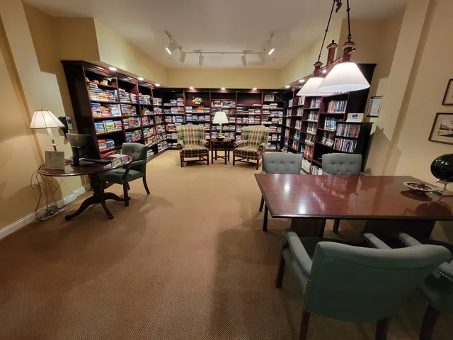 $155,000 | 605 Barrington Avenue, Unit 216, East Dundee, IL 60118