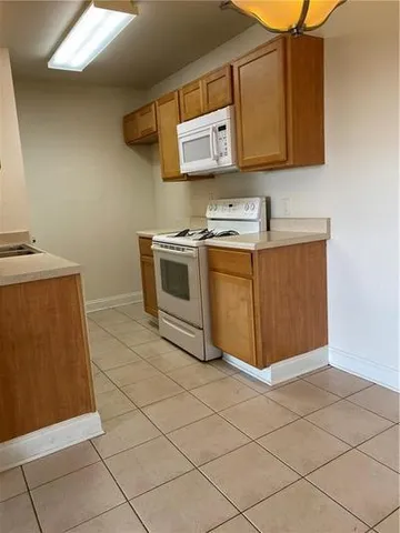 $1,050 | 8720 West Livingston Avenue, Unit H, Chalmette, LA 70043