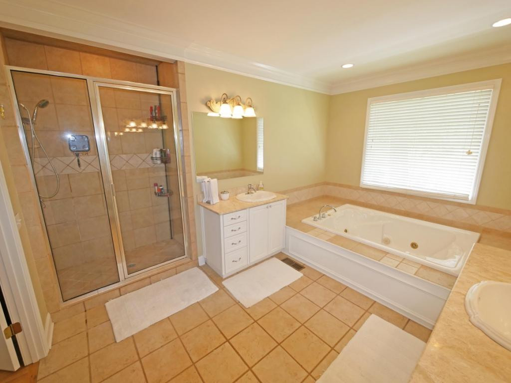 100 Chestnut Ridge Drive Jonesborough, TN 37659 - Photo 20 of 36 Tile shower