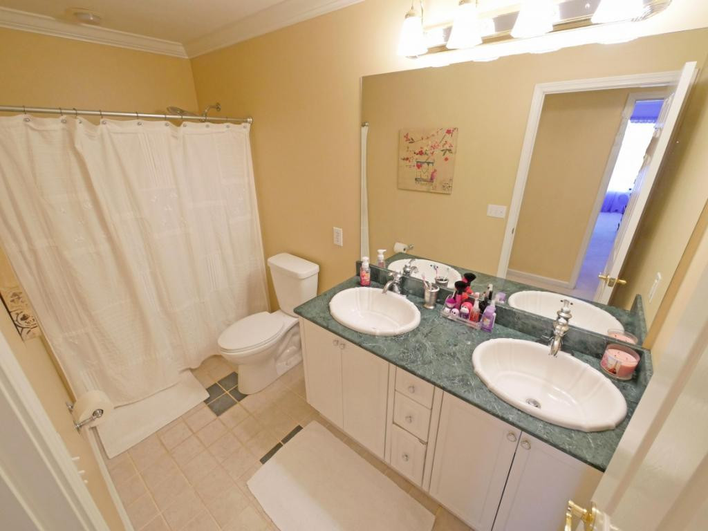 100 Chestnut Ridge Drive Jonesborough, TN 37659 - Photo 25 of 36 Guest bath