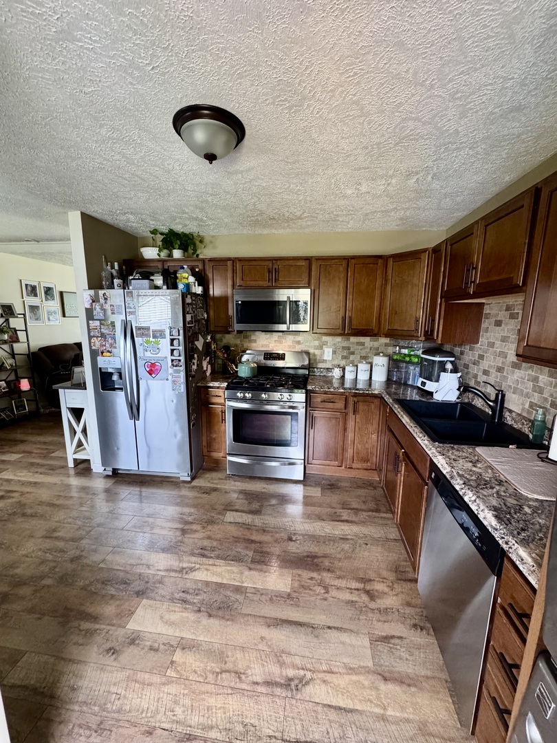 326 Rowe Drive Bloomington, IL 61701 - Photo 9 of 20