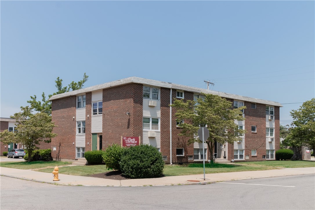 76 Park Street, Unit C7 Pawtucket, RI 02860 - Photo 2 of 24