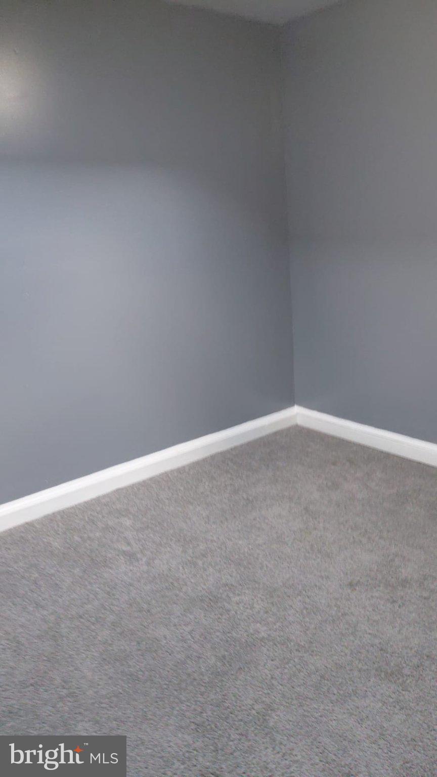Spacious corner ready for your vision.