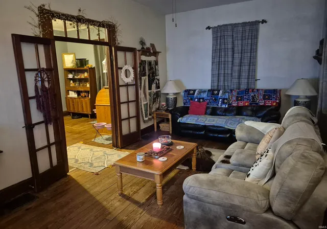 $165,000 | 8 North Meridian Street, Redkey, IN 47373