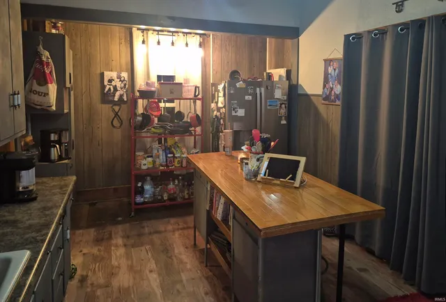 $165,000 | 8 North Meridian Street, Redkey, IN 47373