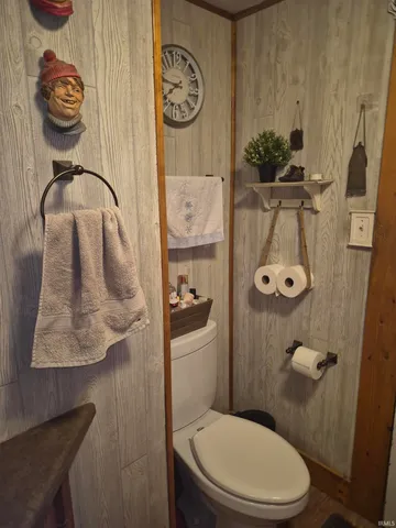 $165,000 | 8 North Meridian Street, Redkey, IN 47373