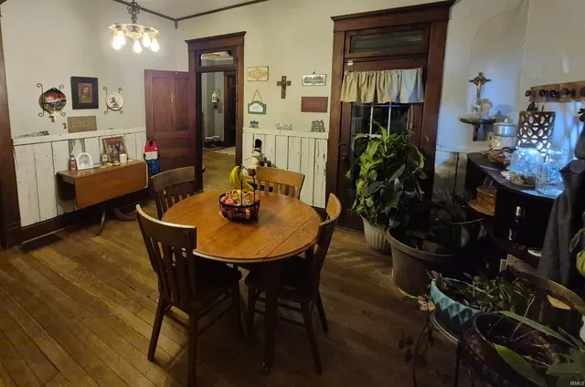 $165,000 | 8 North Meridian Street, Redkey, IN 47373