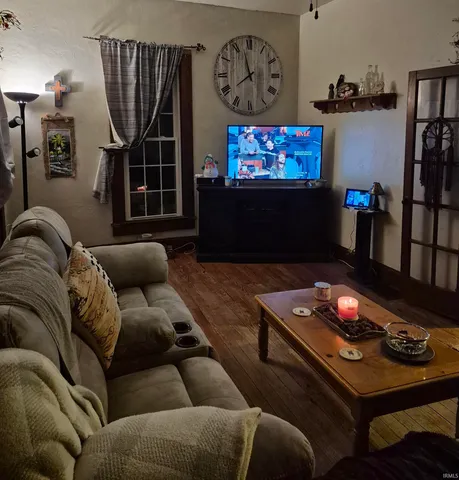 $165,000 | 8 North Meridian Street, Redkey, IN 47373