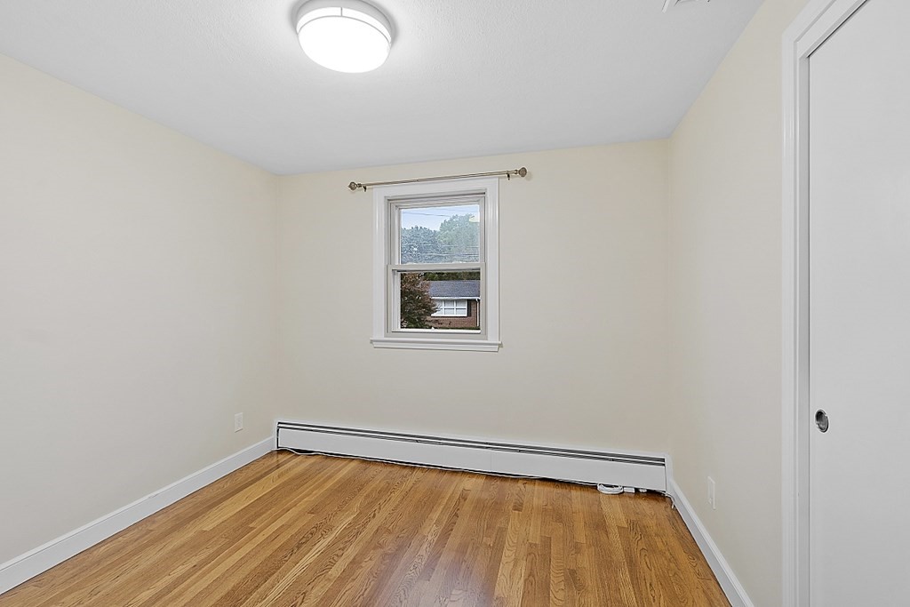 112 Kingston Road Waltham, MA 02451 - Photo 14 of 34