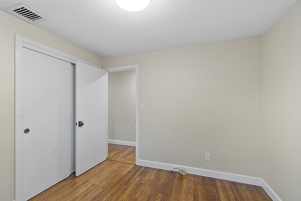112 Kingston Road Waltham, MA 02451 - Photo 15 of 34