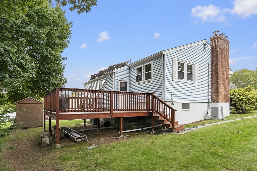 112 Kingston Road Waltham, MA 02451 - Photo 28 of 34