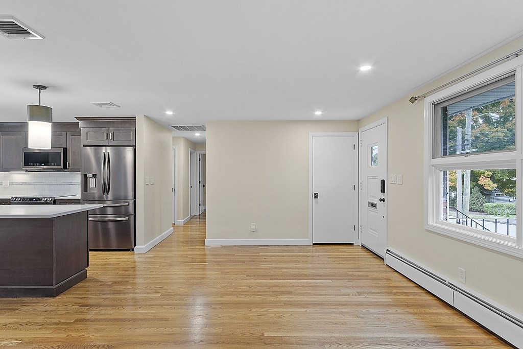 112 Kingston Road Waltham, MA 02451 - Photo 4 of 34