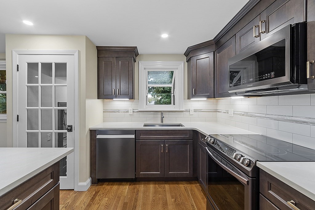112 Kingston Road Waltham, MA 02451 - Photo 9 of 34
