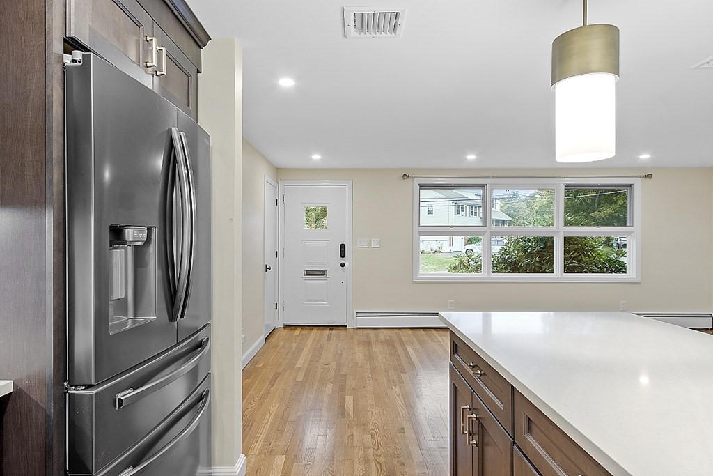 112 Kingston Road Waltham, MA 02451 - Photo 10 of 34