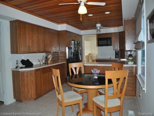 781 Lake Forest Road Rochester, MI 48309 - Photo 8 of 23 DSC_0037.JPG