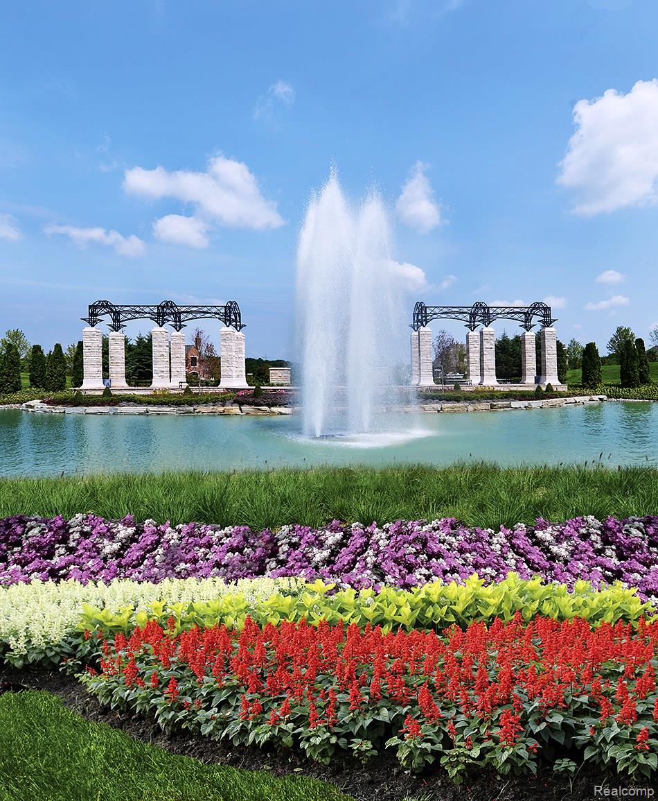 4740 Pinnacle Boulevard Rochester, MI 48306 - Photo 18 of 19 Pinnacle Fountain.jpg