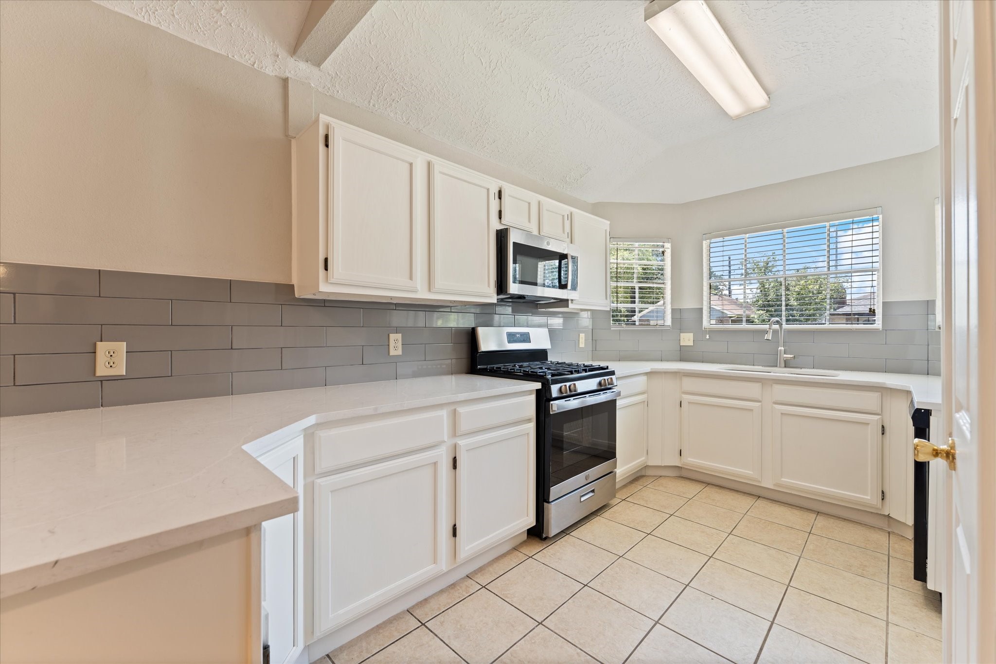 4906 Meadowfox Place Spring, TX 77389 - Photo 12 of 39