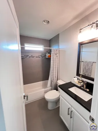 $569,000 | 2615 Twin Lakes Drive, Emporia, KS 66801