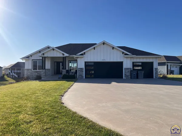 $569,000 | 2615 Twin Lakes Drive, Emporia, KS 66801