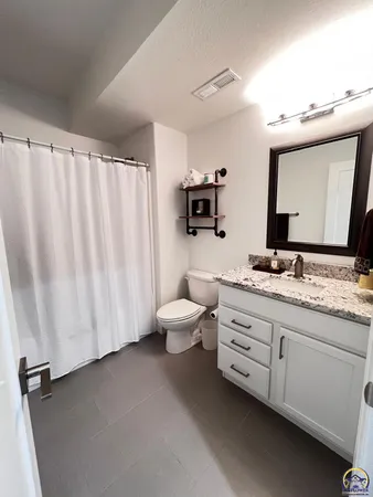 $569,000 | 2615 Twin Lakes Drive, Emporia, KS 66801