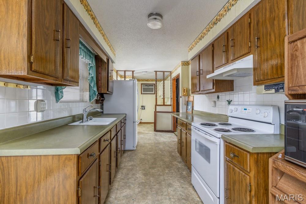 19110 Glade Springs Road Lebanon, MO 65536 - Photo 9 of 26