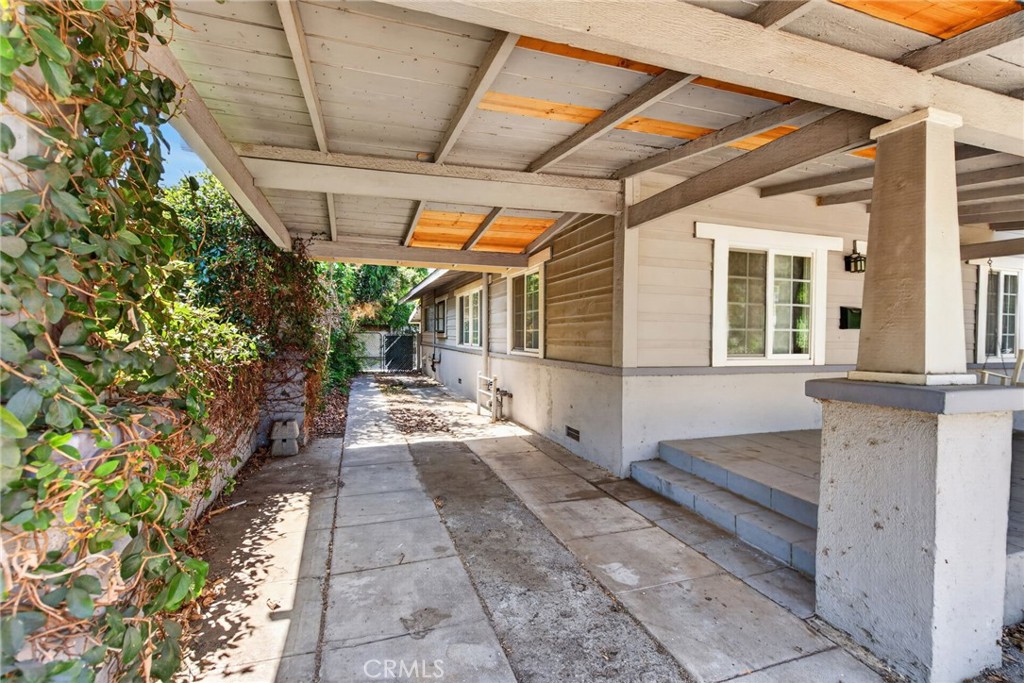 4290 Highland Place Riverside, CA 92506 - Photo 5 of 33 Gallery Image 5