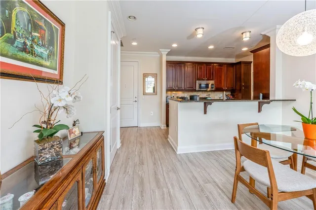 $1,390,000 | 1 Christie Place, Unit 205E, Scarsdale, NY 10583