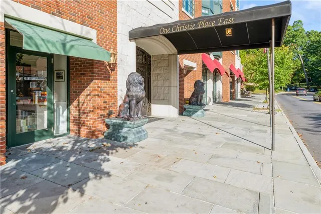 $1,390,000 | 1 Christie Place, Unit 205E, Scarsdale, NY 10583