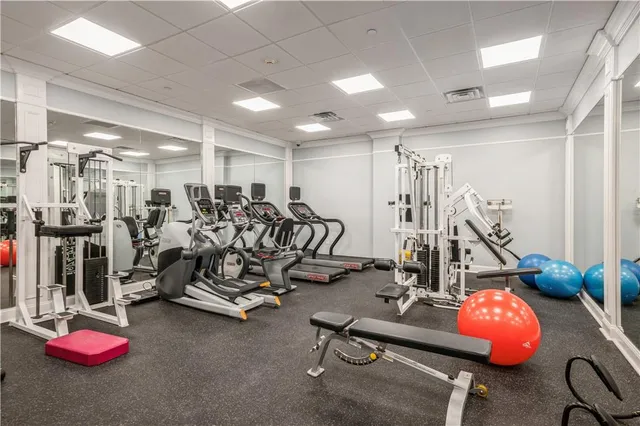 $1,390,000 | 1 Christie Place, Unit 205E, Scarsdale, NY 10583