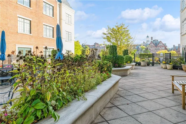 $1,390,000 | 1 Christie Place, Unit 205E, Scarsdale, NY 10583
