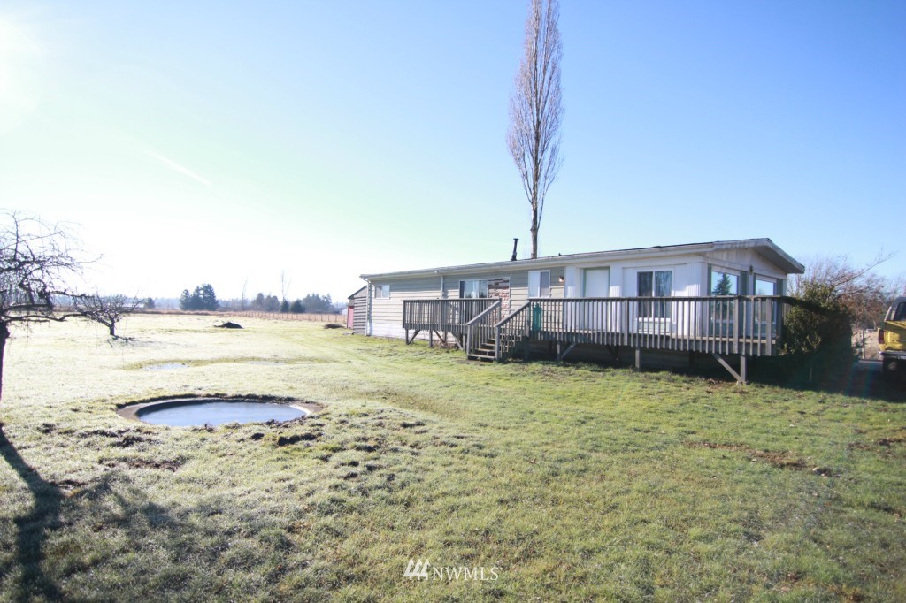757 West Larson Road Bellingham, WA 98226 - Photo 2 of 14