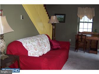 11 Mill Road Norristown, PA 19401 - Photo 2 of 7 Living Room