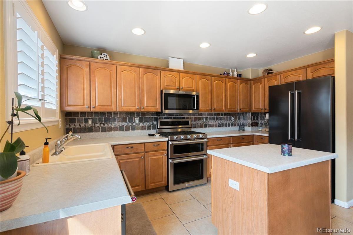 10318 South Rotherwood Circle Highlands Ranch, CO 80130 - Photo 3 of 29 Gallery Image 3