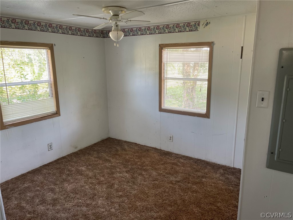 498 Coleman Road Dillwyn, VA 23936 - Photo 11 of 38 Vacation Large Bedroom
