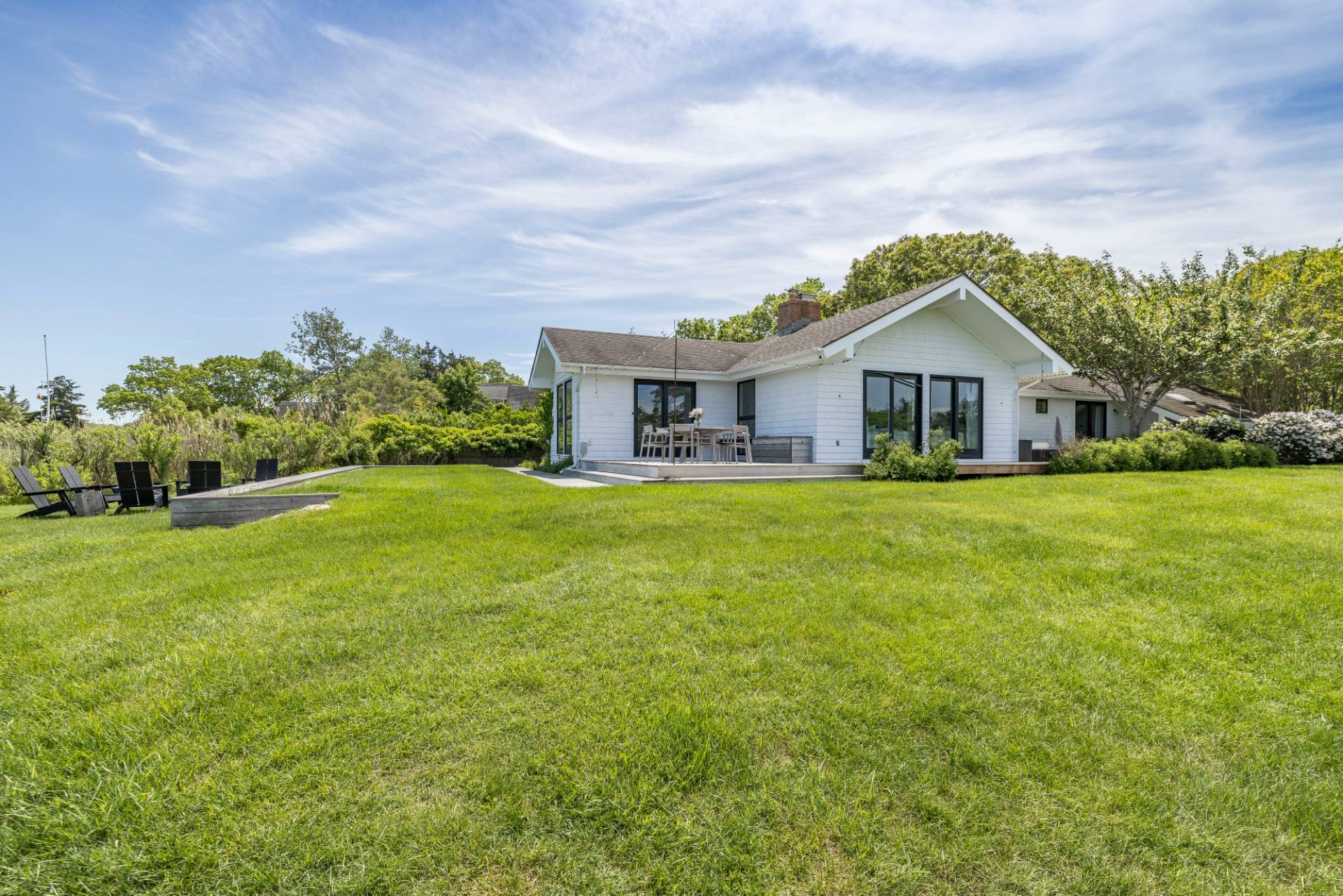 18 Island Road East Hampton, NY 11937 - Photo 7 of 31