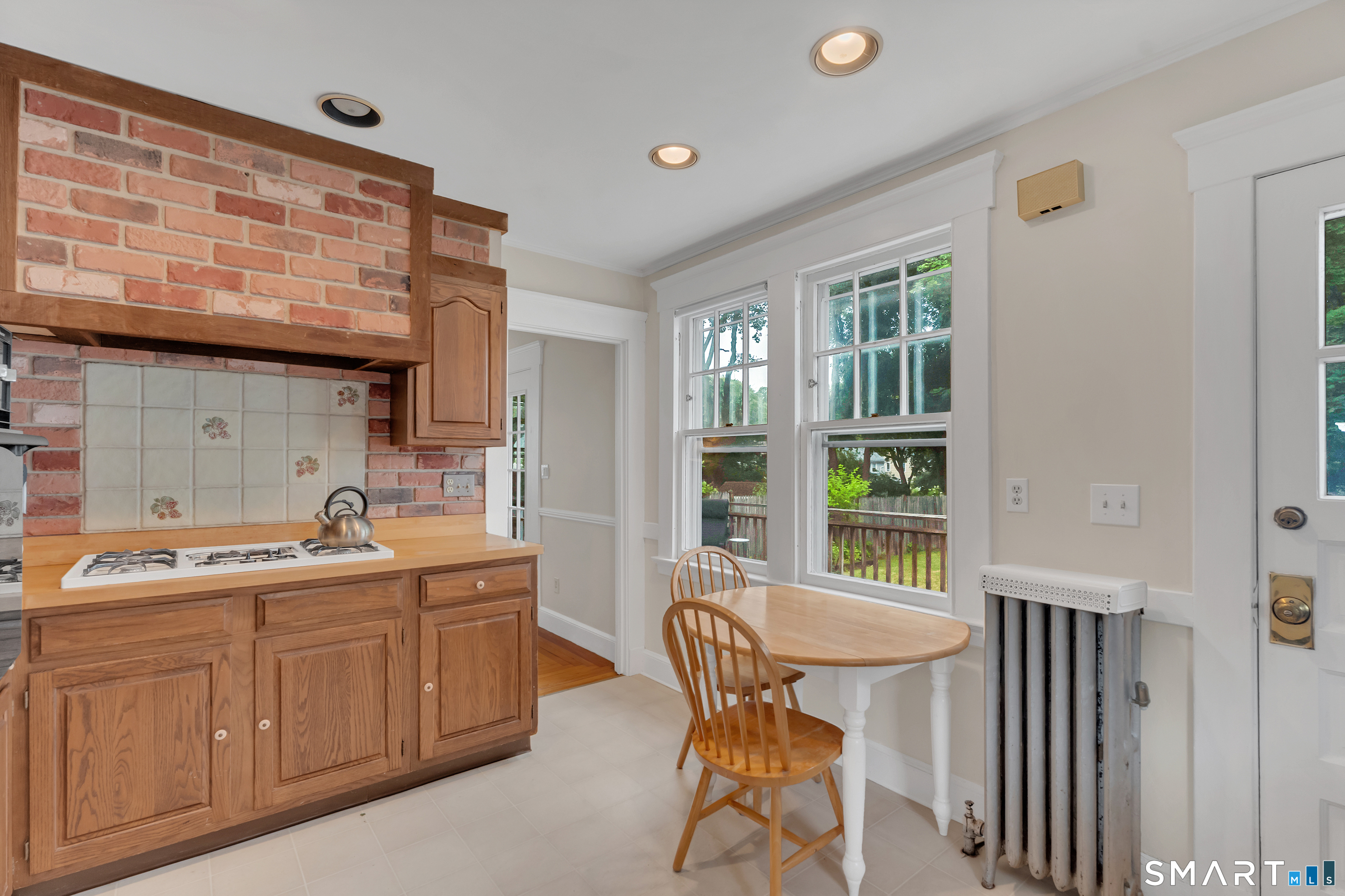 80 Russell Street Hamden, CT 06517 - Photo 13 of 33