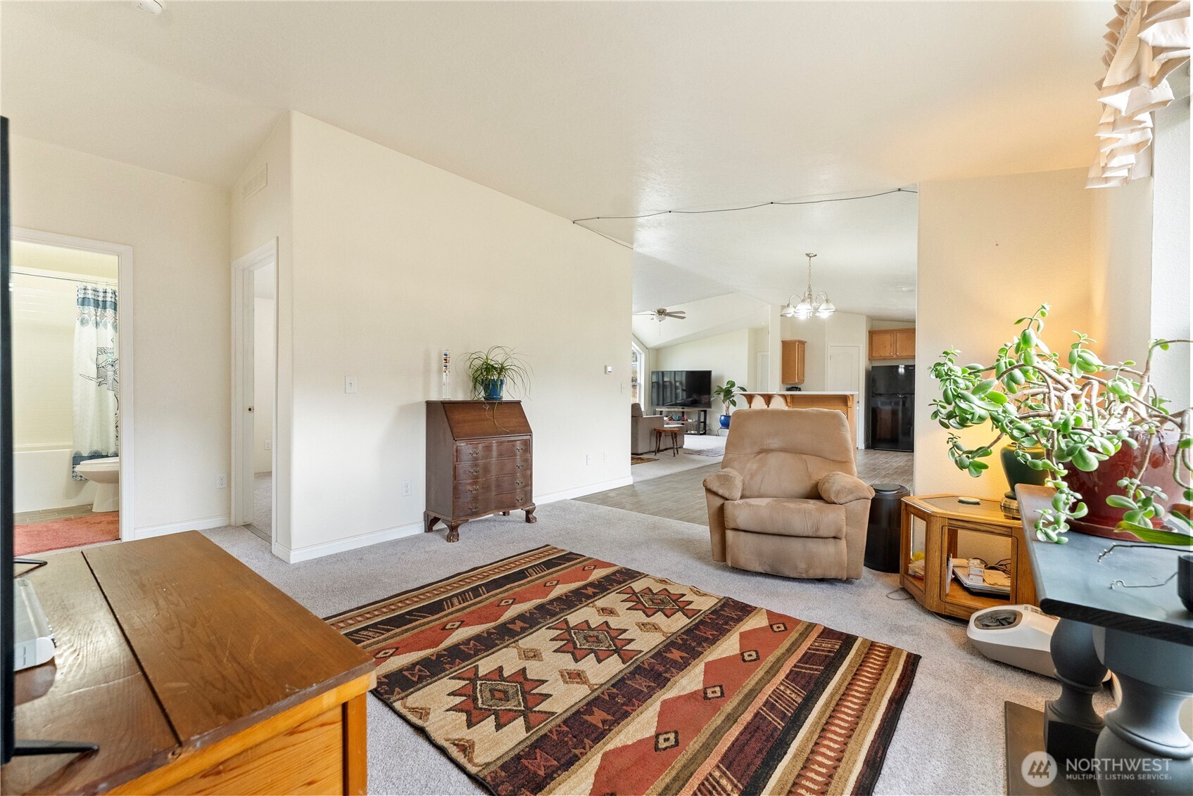 2431 Highway 153 Twisp, WA 98856 - Photo 23 of 40 a living room with furniture and a rug