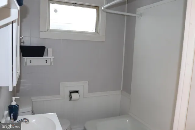 $1,200 | 319 North Columbia Street, Tamaqua, PA 18252