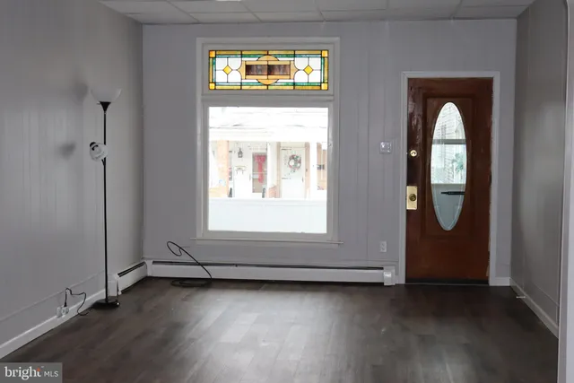 $1,200 | 319 North Columbia Street, Tamaqua, PA 18252